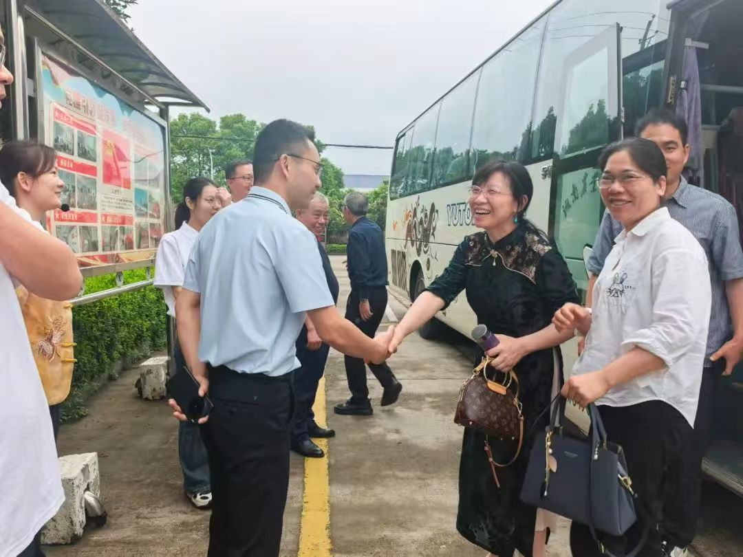 湘益茶香續(xù)薪火，校企共繪茯茶新篇——湖南農(nóng)大師生走進(jìn)益陽茶廠開展實(shí)踐研學(xué)